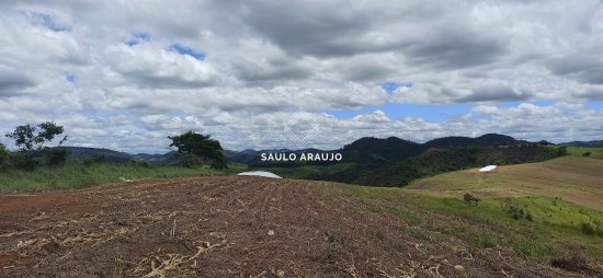 Fazenda em Pequeri / MG